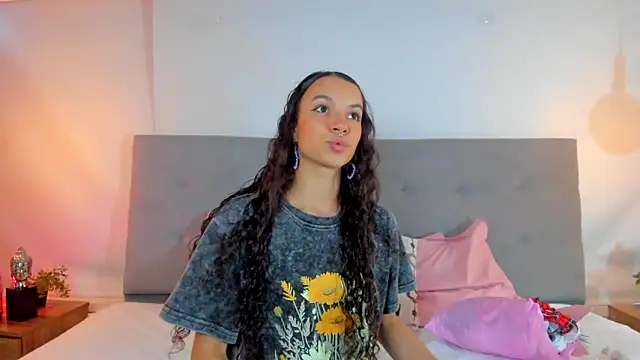 Luna Claire online show from 3, 10, 2025