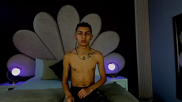 NickandAbby  online show from 10, 11, 2025