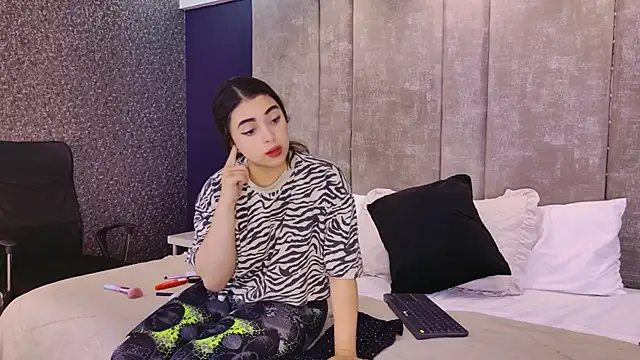 NickandAbby  online show from 12, 11, 2025