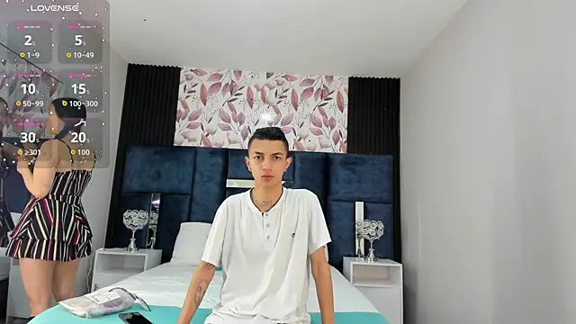 NickandAbby  online show from 17, 9, 2025