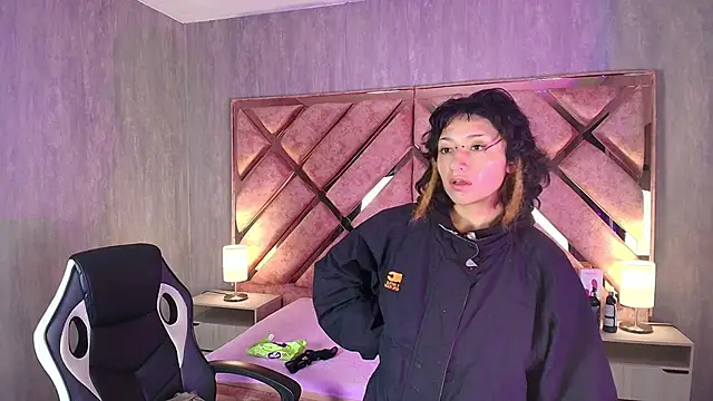 Babyyrasta666 online show from 7, 2, 2026