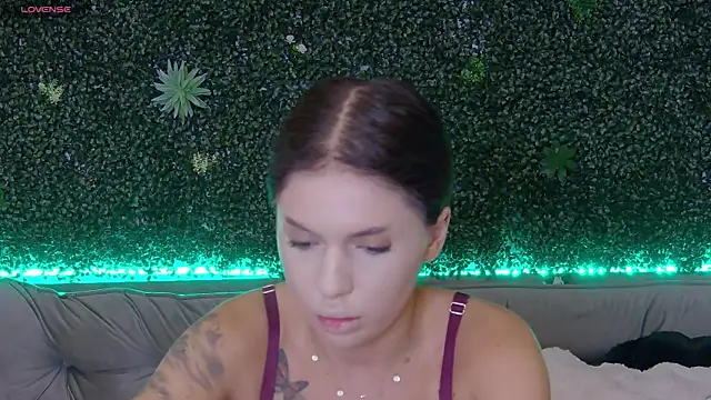 sexyanais online show from 17, 10, 2025