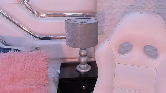 TatiLee online show from 11, 11, 2025