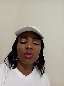 Snapshot of SEXYMOANSXX chatting on 7, 2, 2026 SEXYMOANSXX online show from 7, 2, 2026