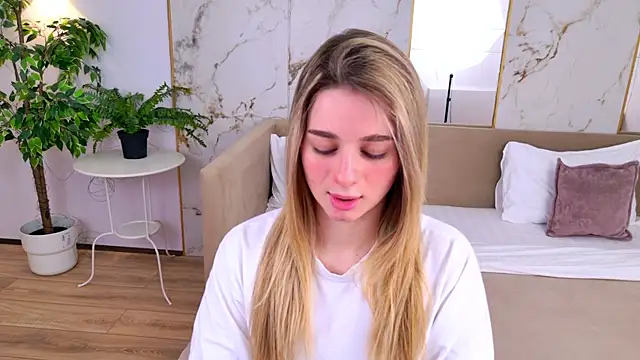 SweetyLicky online show from 8, 4, 2026