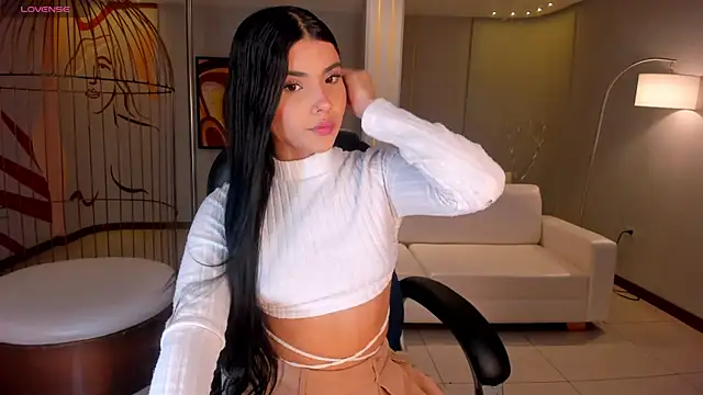 MiaLaurence online show from 9, 1, 2026