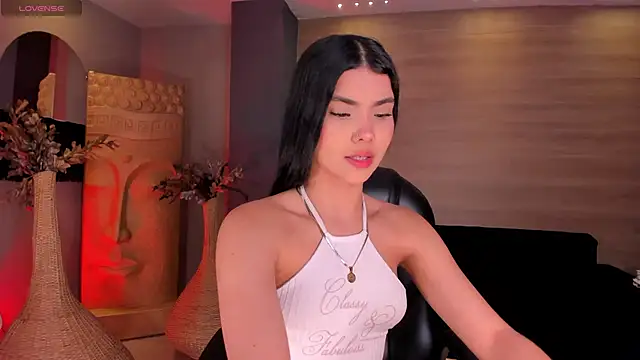 MiaLaurence online show from 13, 1, 2026