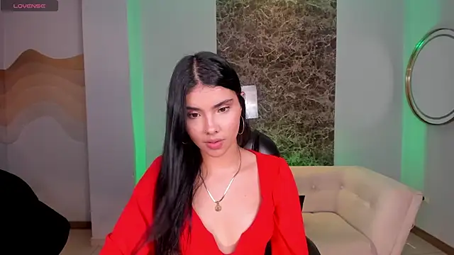 MiaLaurence online show from 24, 9, 2025