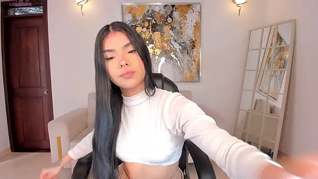 MiaLaurence online show from 3, 5, 2026