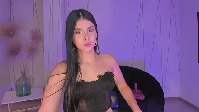 MiaLaurence online show from 1, 3, 2026