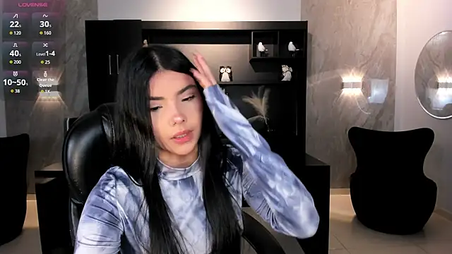 Snapshot of MiaLaurence chatting on 17, 6, 2026 MiaLaurence online show from 17, 6, 2026
