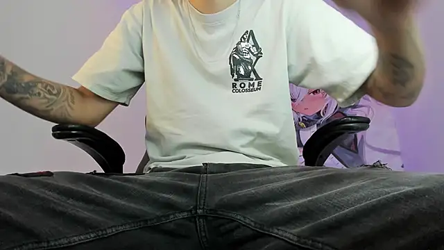 Snapshot of Fran_Boy chatting on 29, 11, 2025 Fran Boy online show from 29, 11, 2025