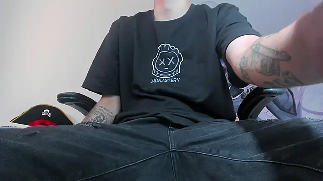 Snapshot of Fran_Boy chatting on 18, 10, 2025 Fran Boy online show from 18, 10, 2025