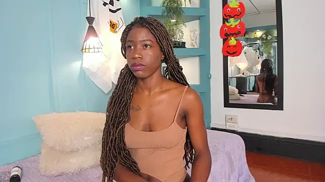 MichellePose online show from 8, 10, 2025