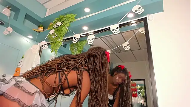 MichellePose online show from 31, 10, 2025