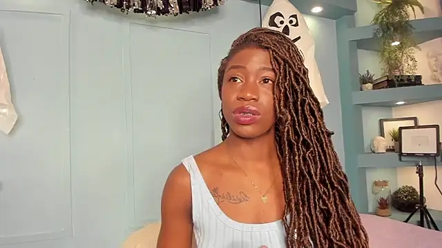 MichellePose online show from 4, 10, 2025