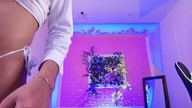 Katy bratz  online show from 5, 10, 2025