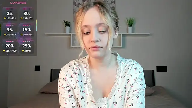 Snapshot of Julliakoill chatting on 30, 10, 2025 Julliakoill online show from 30, 10, 2025