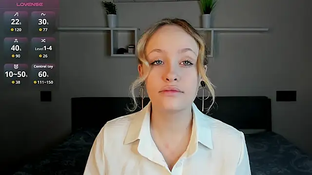 Snapshot of Julliakoill chatting on 29, 11, 2025 Julliakoill online show from 29, 11, 2025