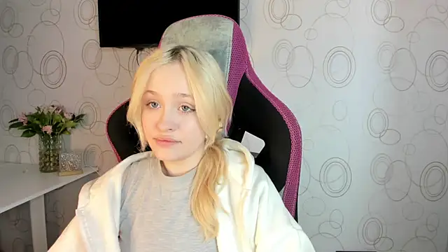 Snapshot of Julliakoill chatting on 15, 2, 2026 Julliakoill online show from 15, 2, 2026