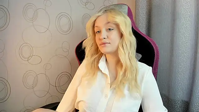 Snapshot of Julliakoill chatting on 10, 2, 2026 Julliakoill online show from 10, 2, 2026