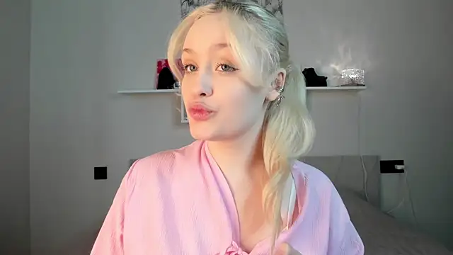 Snapshot of Julliakoill chatting on 6, 2, 2026 Julliakoill online show from 6, 2, 2026