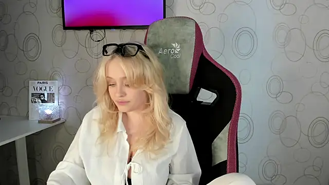 Snapshot of Julliakoill chatting on 3, 3, 2026 Julliakoill online show from 3, 3, 2026