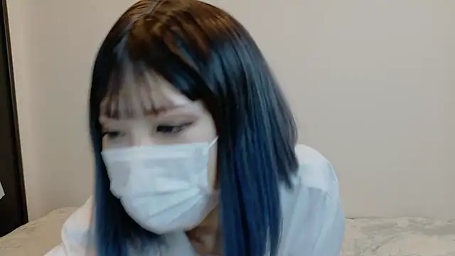 sarina at online show from 15, 4, 2026