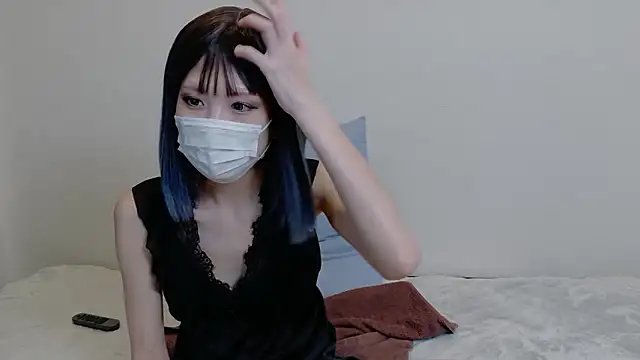 sarina at online show from 17, 5, 2026