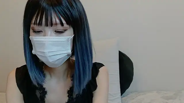 sarina at online show from 11, 4, 2026