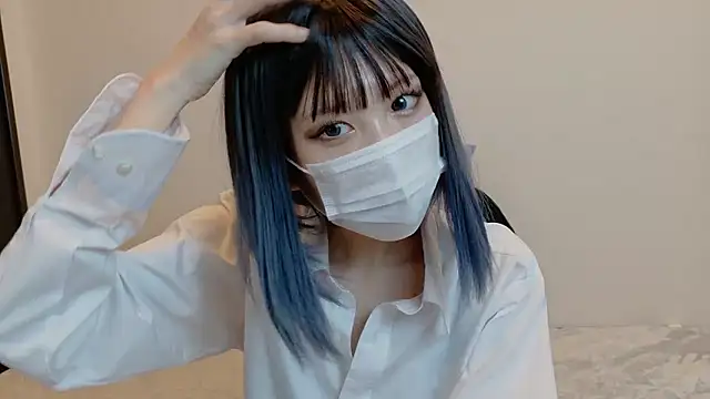 sarina at online show from 30, 3, 2026