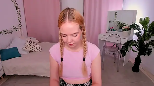 BellaMontgomery online show from 10, 10, 2025