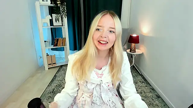BellaMontgomery online show from 15, 7, 2026