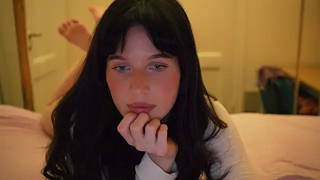 Snapshot of ellaa91 chatting on 19, 11, 2025 ellaa91 online show from 19, 11, 2025