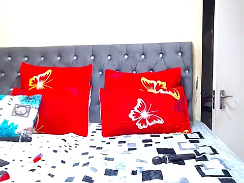 Snapshot of CouplesX96xx chatting on 24, 9, 2025 CouplesX96xx online show from 24, 9, 2025