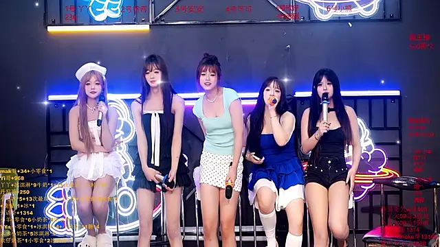 Snapshot of EYgirl222 chatting on 10, 10, 2025 EYgirl222 online show from 10, 10, 2025