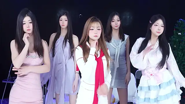 EYgirl222 online show from 12, 1, 2026