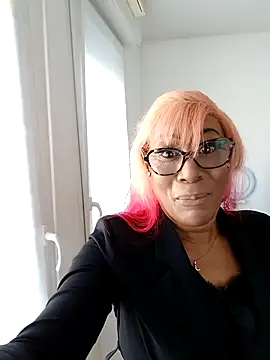 iamlalamilano online show from 10, 4, 2026