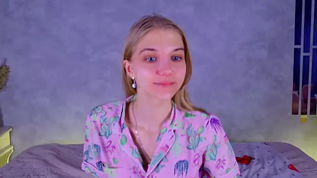 Snapshot of 4example_Chloe chatting on 20, 11, 2025 4example Chloe online show from 20, 11, 2025