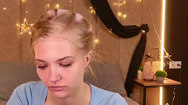 4example Chloe online show from 23, 4, 2026