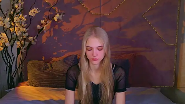 Snapshot of 4example_Chloe chatting on 16, 10, 2025 4example Chloe online show from 16, 10, 2025