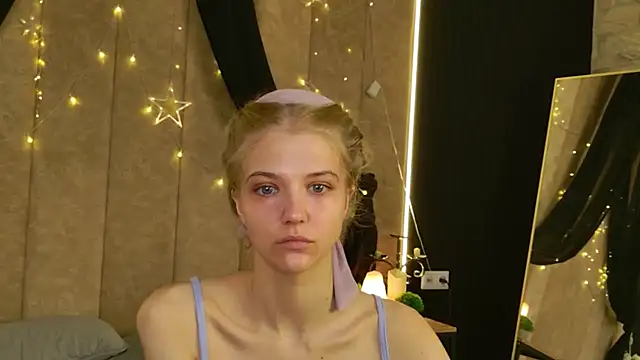 4example Chloe online show from 11, 5, 2026