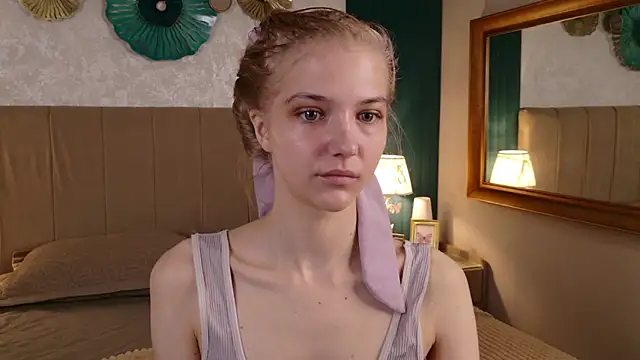 4example Chloe online show from 9, 5, 2026