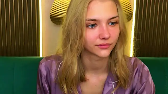 Snapshot of 4example_Chloe chatting on 7, 6, 2026 4example Chloe online show from 7, 6, 2026