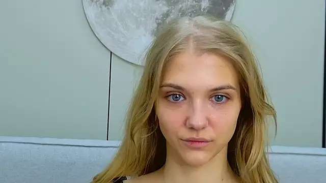 4example Chloe online show from 1, 3, 2026