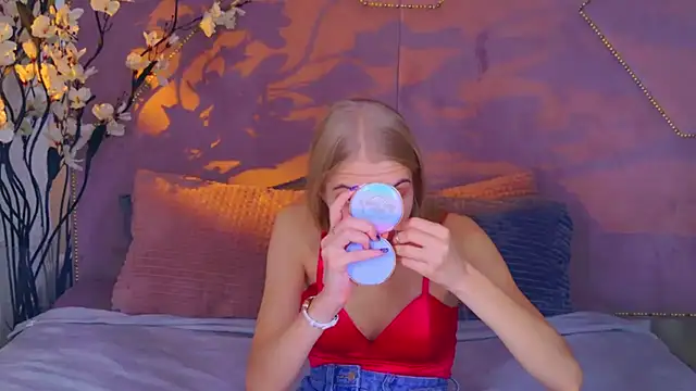 Snapshot of 4example_Chloe chatting on 18, 10, 2025 4example Chloe online show from 18, 10, 2025