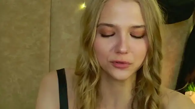 4example Chloe online show from 11, 5, 2026