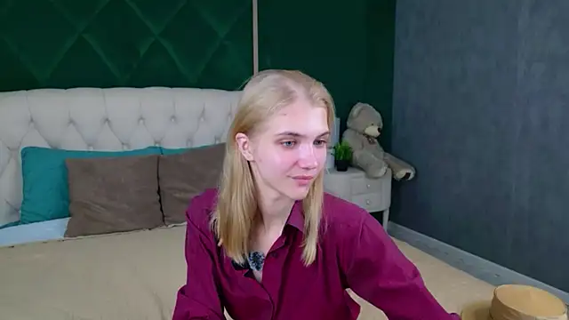 Snapshot of 4example_Chloe chatting on 14, 7, 2026 4example Chloe online show from 14, 7, 2026