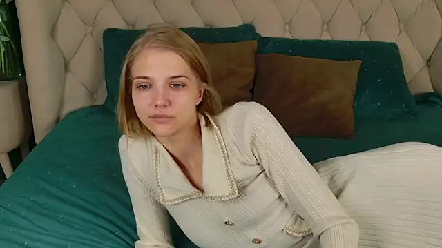 4example Chloe online show from 25, 3, 2026