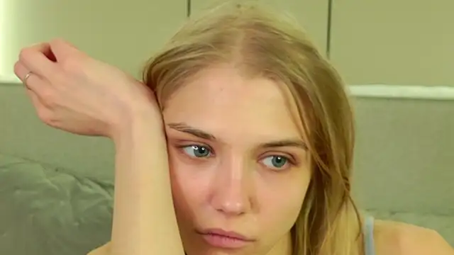 4example Chloe online show from 13, 3, 2026